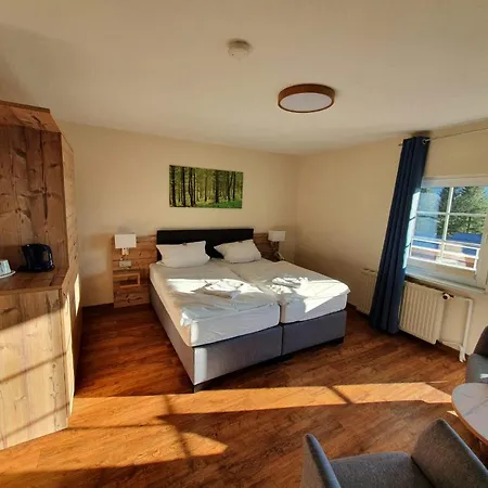 Hotel Waldrausch 3*