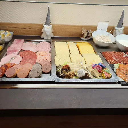 Waldrausch Hotell 3*